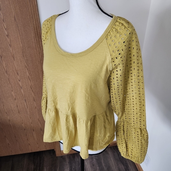 🌸 Time & Tru Mustard Yellow Peplum Eyelet Ruffle Shirt - Picture 2 of 5